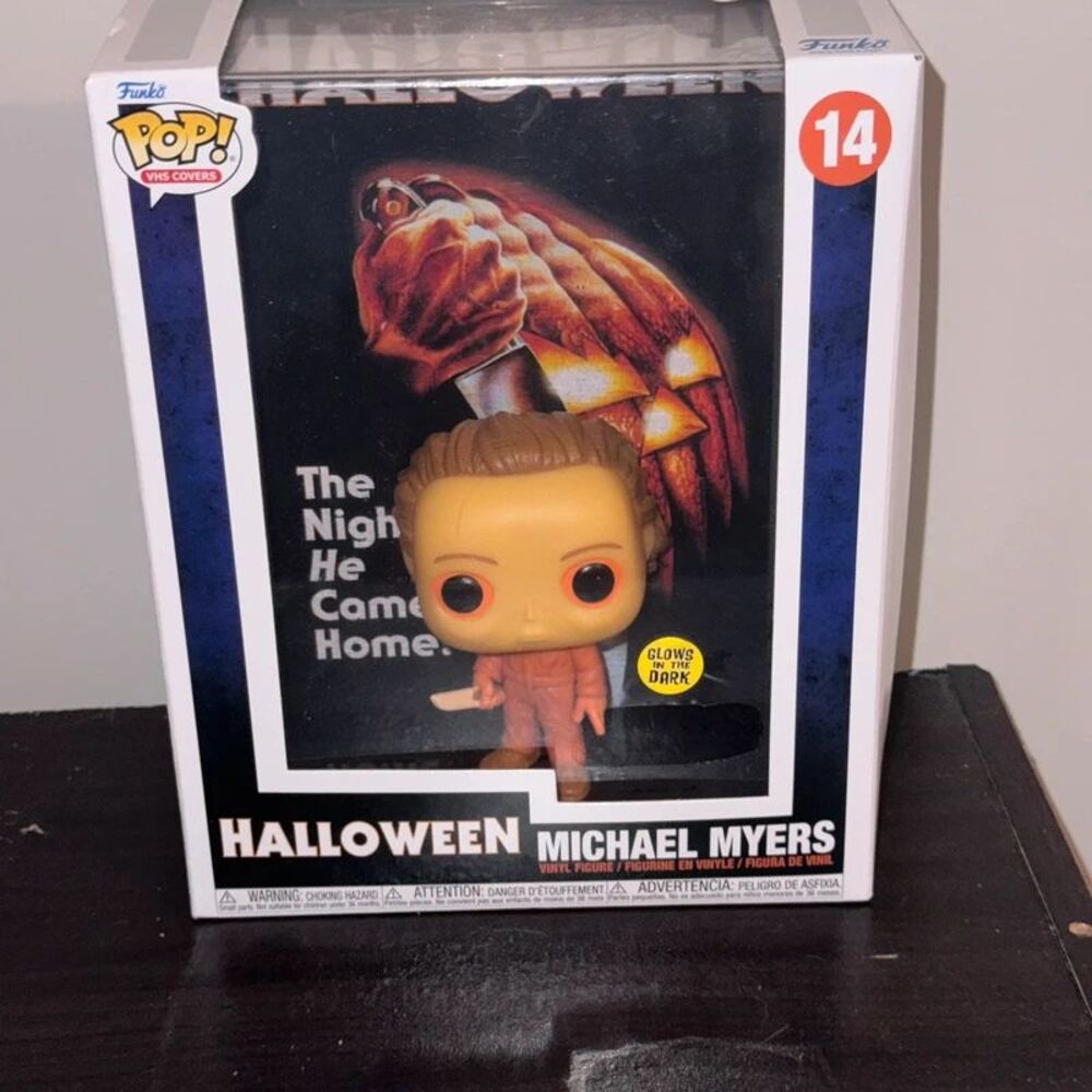 Funko Pop VHS Covers Halloween Michael Myers #14 GITD Walmart Exclusive 2022